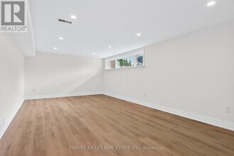 67 Robinglade Dr in Toronto, ON - Building Photo - Building Photo