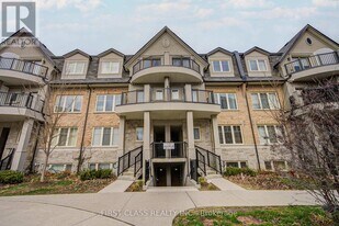 13 Eaton Park Ln in Toronto, ON - Building Photo