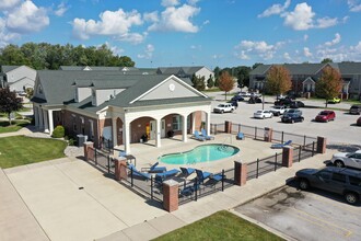 Campus Village Saginaw in Saginaw, MI - Foto de edificio - Building Photo