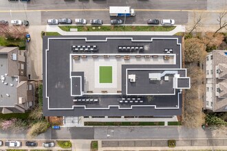 Halvö in Surrey, BC - Building Photo - Building Photo