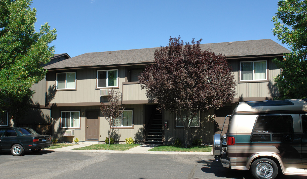 436-456 Nash St in Sparks, NV - Building Photo