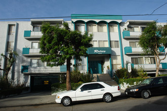 Villa Rodney Apartments in Los Angeles, CA - Foto de edificio - Building Photo