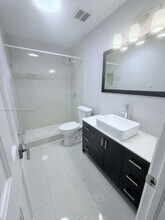 8517 NW 9th Pl in Plantation, FL - Building Photo - Building Photo