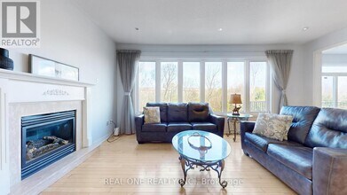41 Grange Dr in Richmond Hill, ON - Building Photo - Building Photo