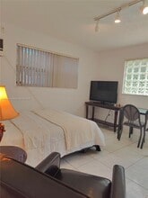 7121 Taft St in Hollywood, FL - Building Photo - Building Photo