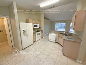 521 Mobley Dr, Unit 2 in Deltona, FL - Building Photo - Building Photo