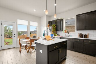 918 Pittsburgh Dr in Austin, TX - Building Photo - Building Photo