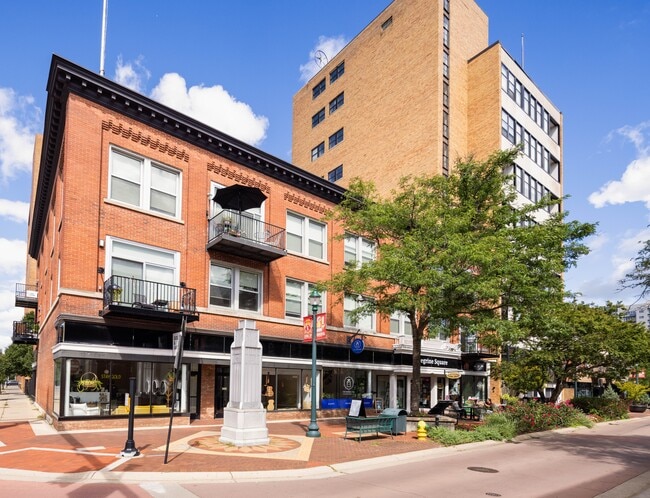 Peregrine Square in Kalamazoo, MI - Building Photo - Building Photo