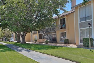 Celina Plaza in El Paso, TX - Building Photo - Building Photo