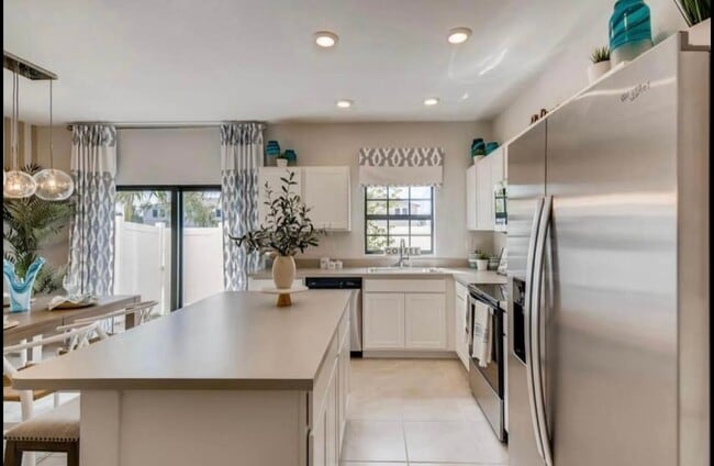 1116 SW 7th Ct in Florida City, FL - Foto de edificio - Building Photo