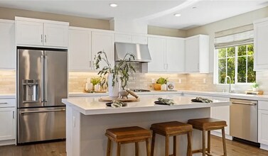 27366 Snow Crk Pl in Valencia, CA - Building Photo - Building Photo