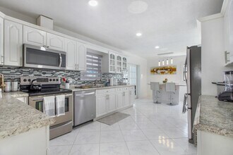 405 SE 4th St in Dania Beach, FL - Building Photo - Building Photo