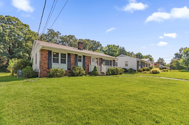 1125 Countryside Dr in High Point, NC - Building Photo - Building Photo