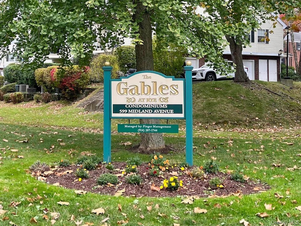 599 Midland Ave in Rye, NY - Building Photo