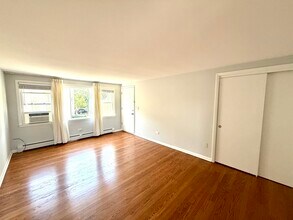 5620 W Goodman St in Chicago, IL - Building Photo - Building Photo