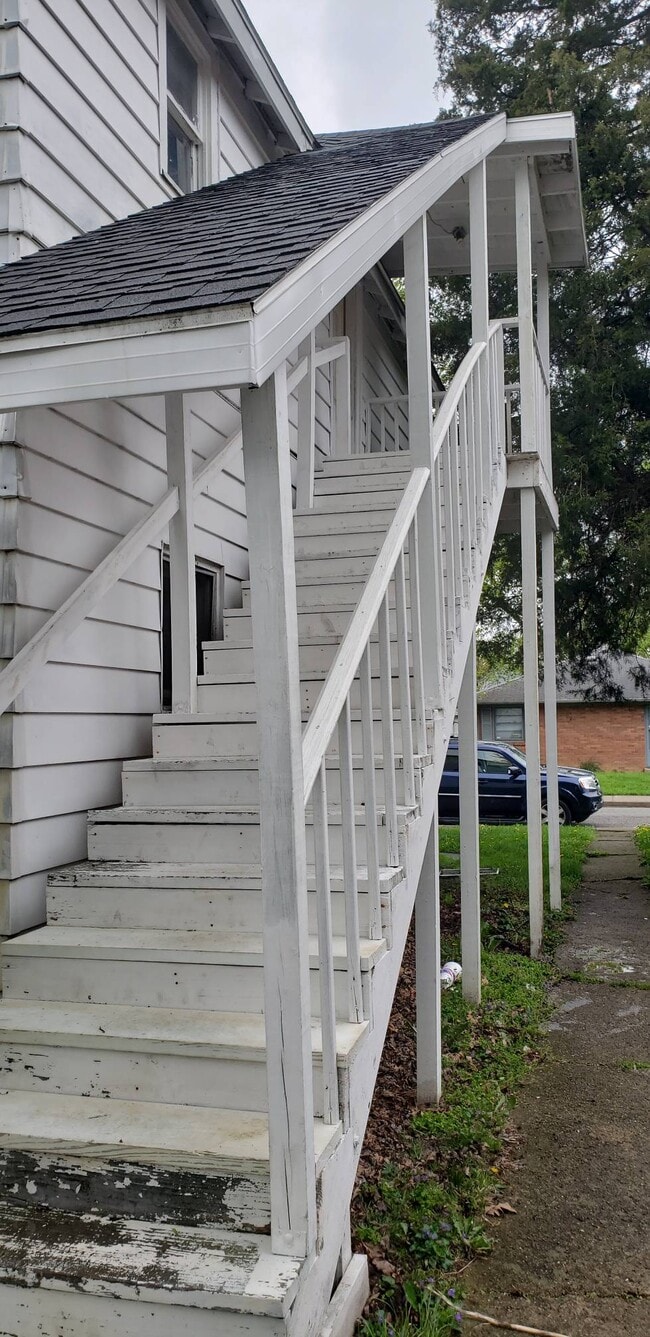 property at 347 W 4th St