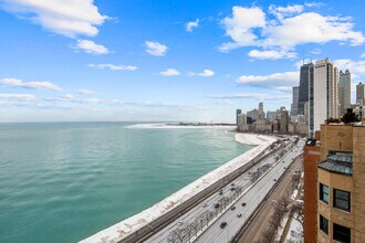1400 N Lake Shore Dr in Chicago, IL - Building Photo - Building Photo