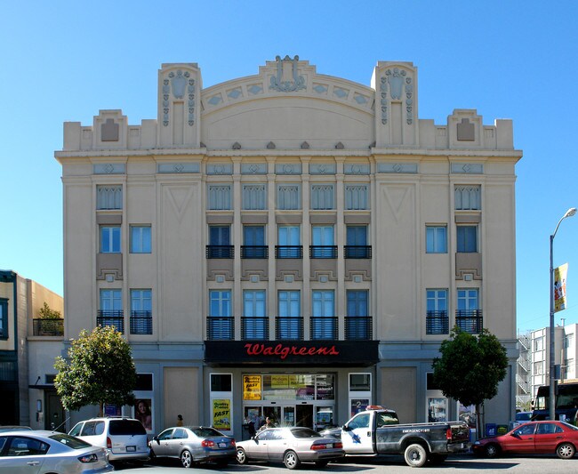 745 Clement St in San Francisco, CA - Building Photo - Building Photo