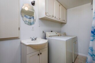 9156 Elizabeth St in Whitmore Lake, MI - Building Photo - Building Photo