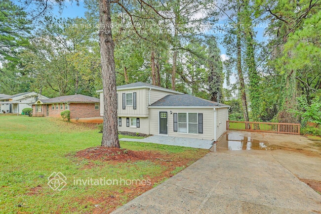 property at 3141 Flat Shoals Rd