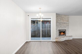 2077 Hill Way in Medford, OR - Building Photo - Building Photo