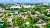 320 SE 4th Ave in Delray Beach, FL - Foto de edificio - Building Photo