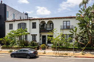 1355 N Gardner St in Los Angeles, CA - Building Photo - Primary Photo