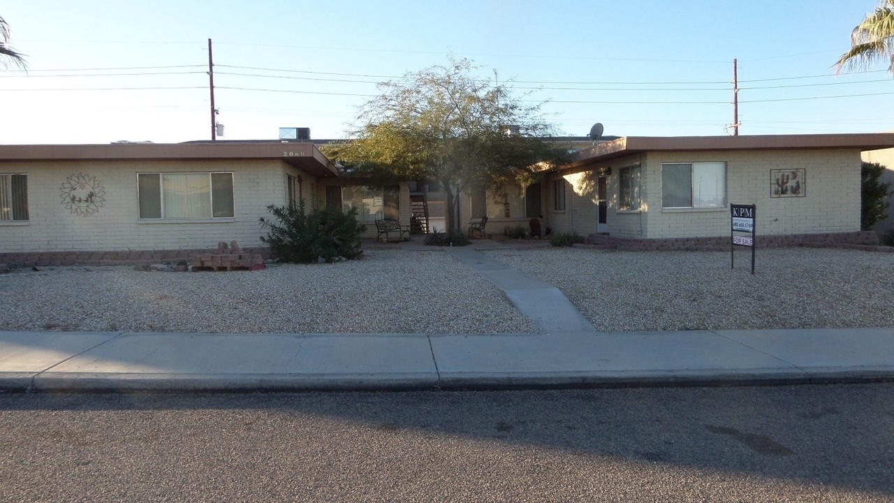 2060 Palo Verde Blvd N in Lake Havasu City, AZ - Building Photo