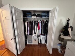 1253 Beacon St, Unit 4 in Brookline, MA - Foto de edificio - Building Photo