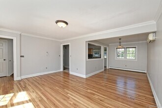 728 Bellmore Rd in North Bellmore, NY - Building Photo - Building Photo