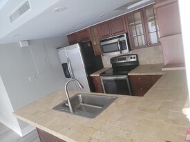 6443 Turtle Rock Terrace in Hialeah, FL - Building Photo - Building Photo