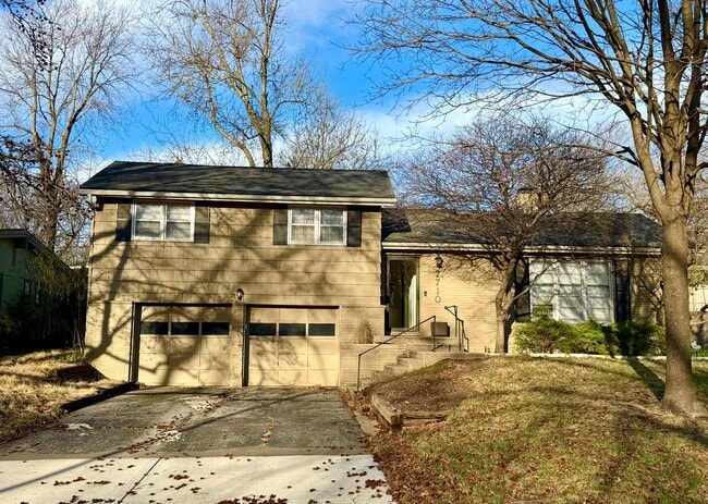 7710 Chadwick St in Prairie Village, KS - Foto de edificio - Building Photo