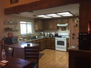 11296 Bobolink Way in Auburn, CA - Building Photo - Building Photo