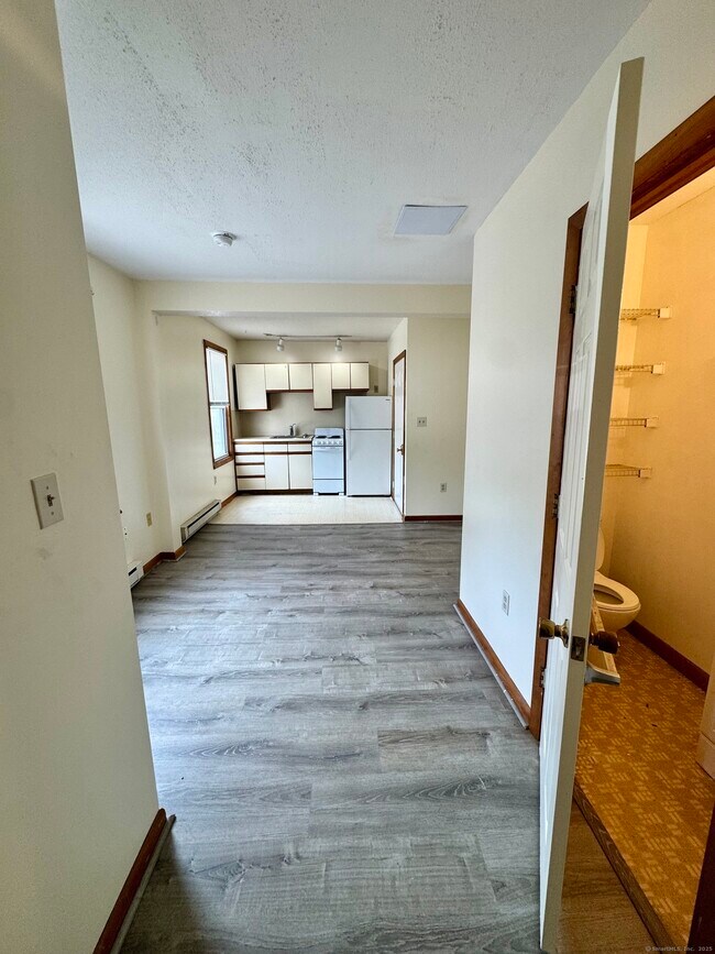 49 Ledyard Ave in Groton, CT - Building Photo - Building Photo