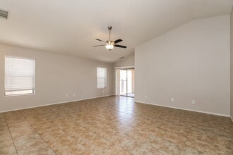 8556 W Sonora St in Tolleson, AZ - Foto de edificio - Building Photo