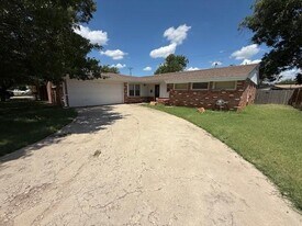 2125 S Willis St in Abilene, TX - Building Photo