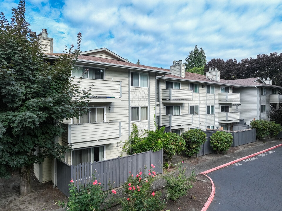 Sunset Heights in Renton, WA - Building Photo