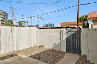512 E Roanoke Ave in Phoenix, AZ - Building Photo - Building Photo