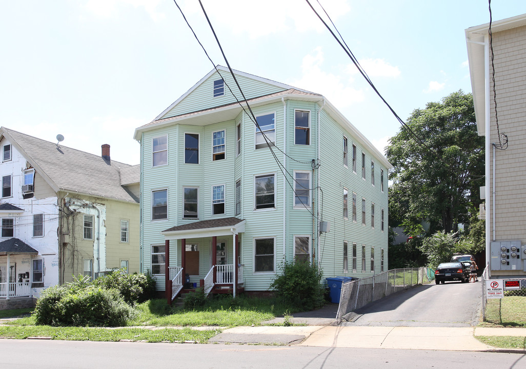 26 Silver St in New Britain, CT - Building Photo