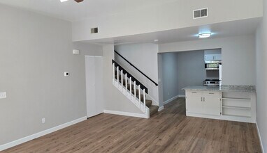 Homestead Court Townhomes in Thiensville, WI - Building Photo - Building Photo