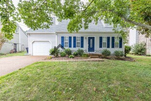 1135 Wedgewood Dr in Franklin, TN - Building Photo