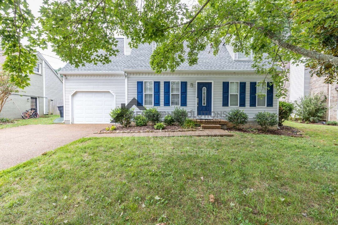 1135 Wedgewood Dr in Franklin, TN - Building Photo