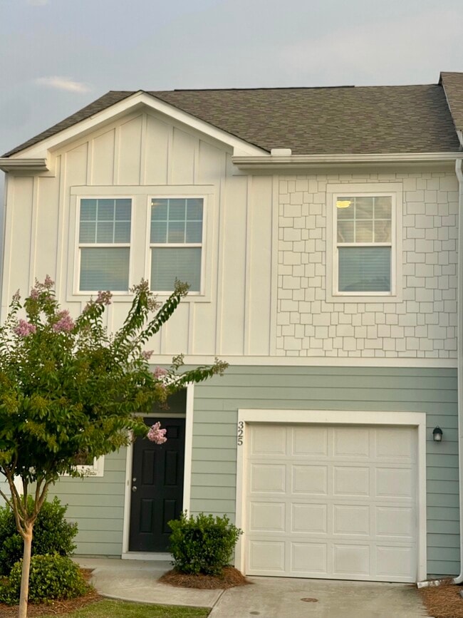 property at 325 Penn Sta Wy