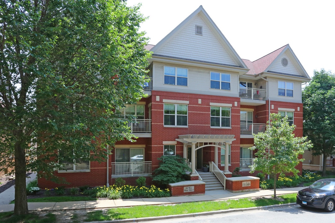 City Gables Apartments in Madison, WI - Building Photo