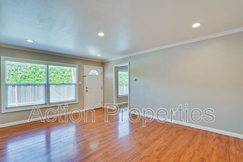 489 Rollins Rd in Burlingame, CA - Building Photo