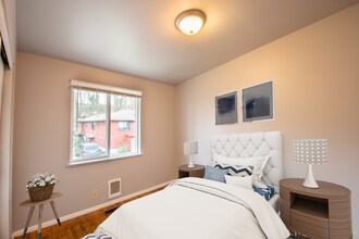 1487 S Columbian Way-Unit -1 in Seattle, WA - Building Photo - Building Photo