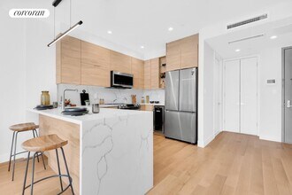 3057-57 Crescent St in Queens, NY - Building Photo - Building Photo