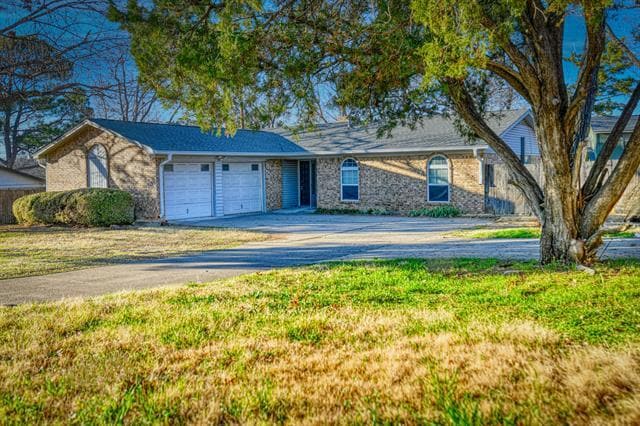 property at 1505 W Lamar Blvd