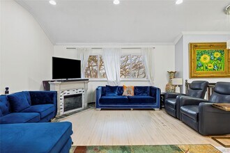 18 South Dr in Manhasset Hills, NY - Building Photo - Building Photo