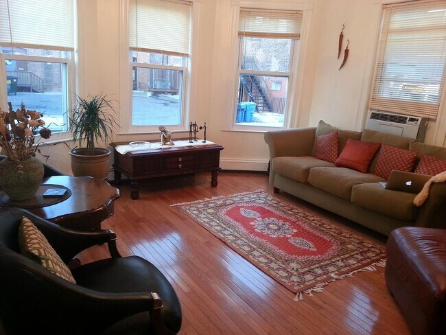184 Green St, Unit 1 in Cambridge, MA - Building Photo - Building Photo